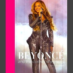 NWT Beyoncé & The Clothes She Wears” Hardcover Book